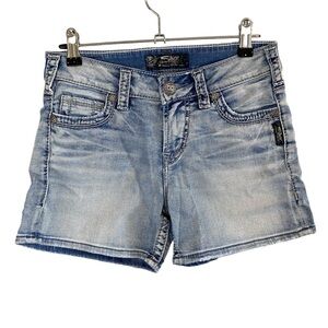 Silver - Tuesday light wash boyfriend Jean Short - 25 - China